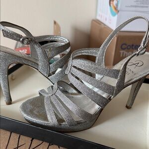 Adriana papell heels